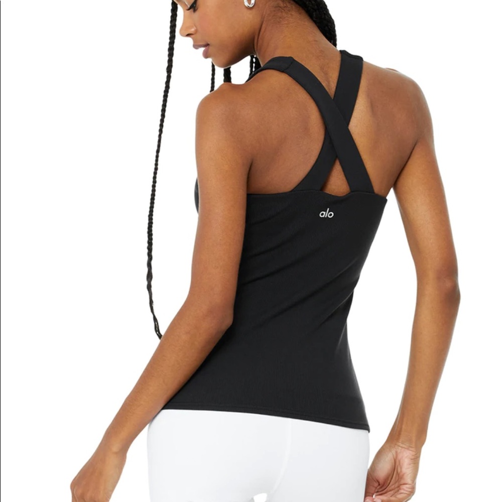 Like new black Alo elevate tank!
